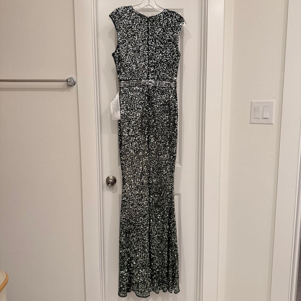 NEW Mac Duggal 5489 Sequin V-Neck Sheath Gown in Forest Green Size 6 - Picture 8 of 13